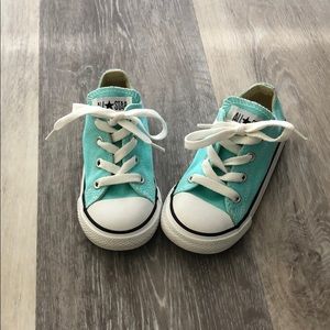 💫HP💫Girl aqua green converse